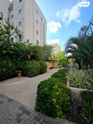 דירת גן, ע. הלל 12, נווה זמר, רעננה