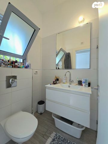 דירת גן, ע. הלל 12, נווה זמר, רעננה