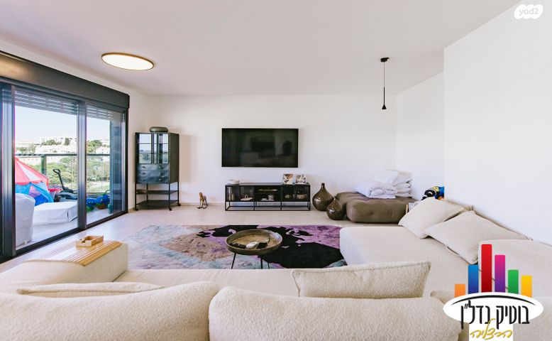 גג/ פנטהאוז, רבקה גובר, הרצליה