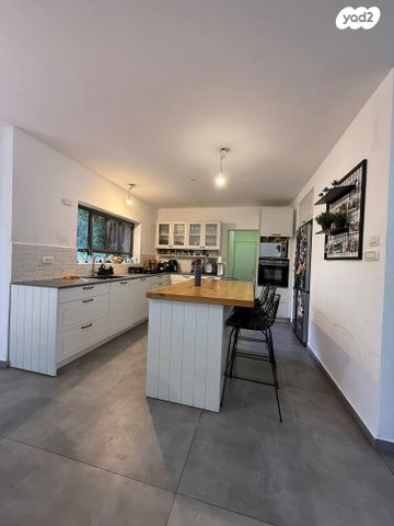 דו משפחתי, אדיר, רעות, מודיעין מכבים רעות