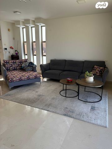 הוד הכרמל, דניה