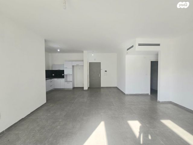 דירה, מור, אור ים, אור עקיבא