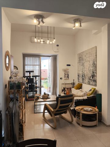 דירה, אבישי, המושבה היוונית, ירושלים