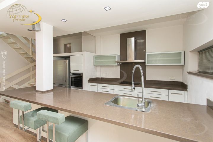 דו משפחתי, פרנק פלג, הוד הכרמל, דניה, חיפה