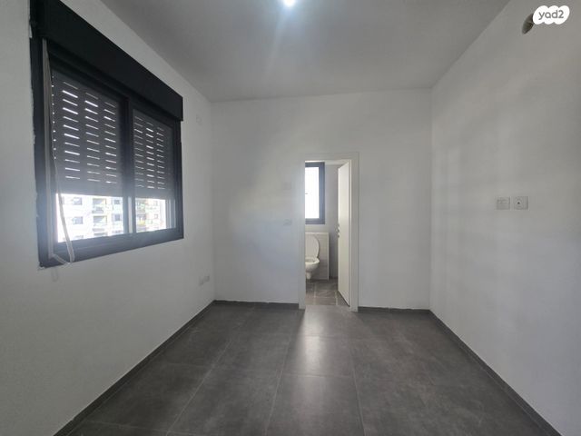 דירה, מור, אור ים, אור עקיבא