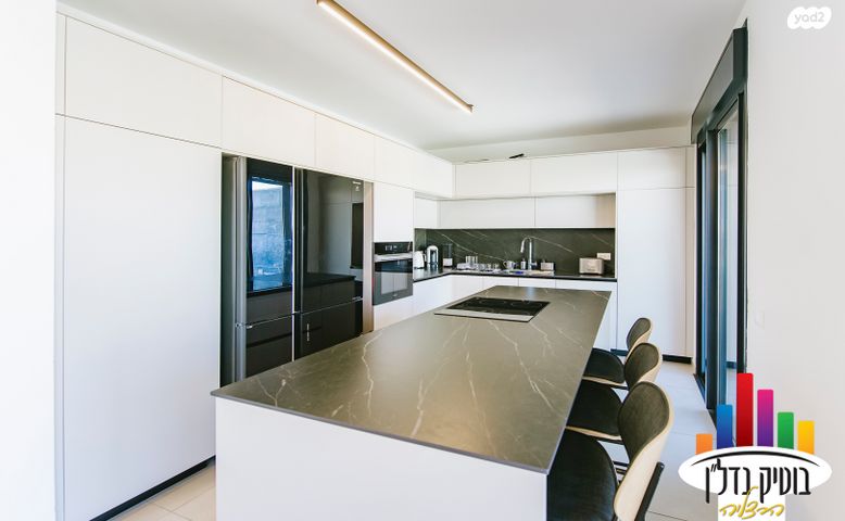 גג/ פנטהאוז, רבקה גובר, הרצליה