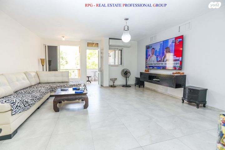 דירה, כורזים, נווה שרת, תל אביב יפו