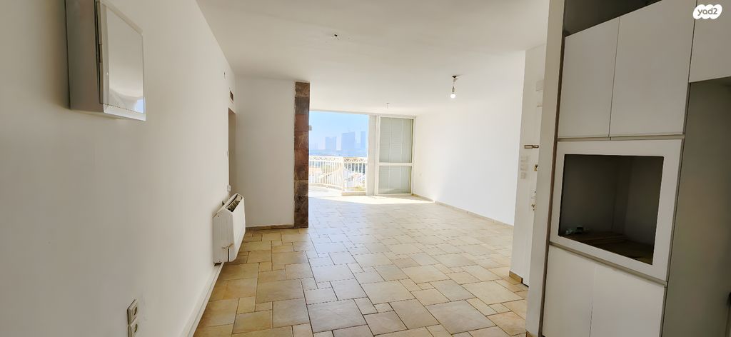 דירה, חיים לנדאו, בן גוריון, חולון