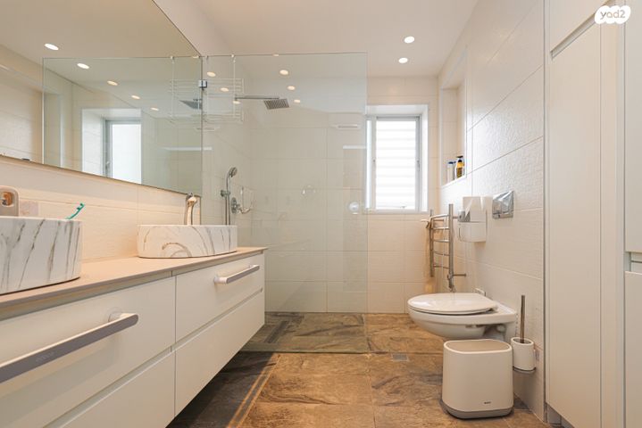 גג/ פנטהאוז, חנה רובינא, הרצליה