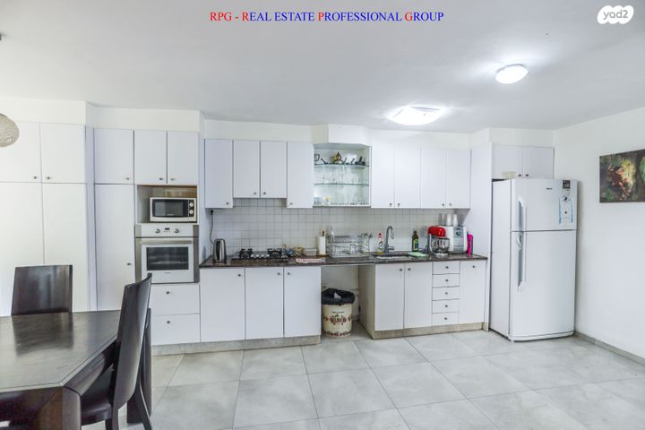 דירה, כורזים, נווה שרת, תל אביב יפו