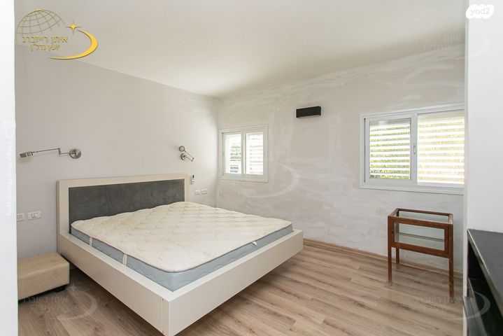 דו משפחתי, פרנק פלג, הוד הכרמל, דניה, חיפה