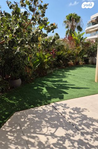 קרית הפרחים - 2005