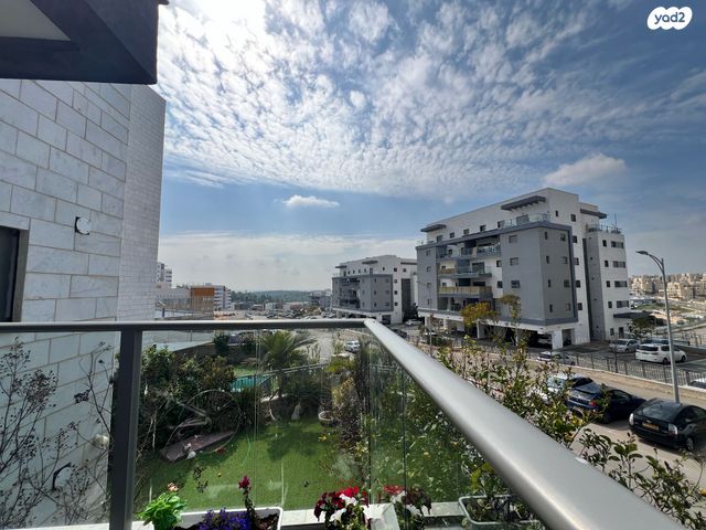 דירה, סביון 27, הפרחים, חריש