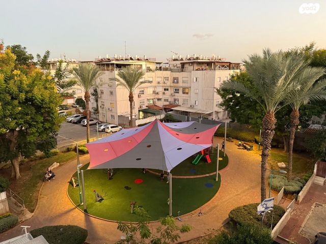 גג/ פנטהאוז, צמרות, גני אביב, לוד