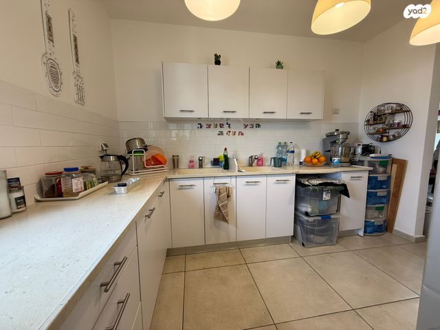 דירה, שמעון פרס, המחנה הצבאי, קרית מלאכי