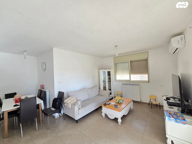 דירה, הרב יצחק כדורי, חומת שמואל, הר חומה, ירושלים