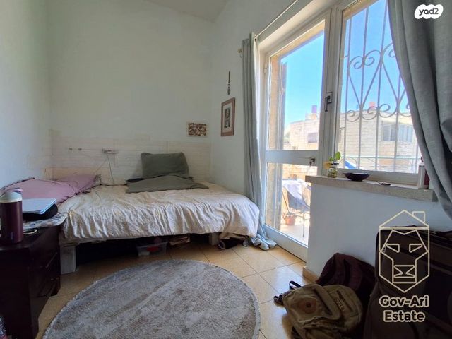 דירה, המדרגות, נחלאות, שערי חסד, ירושלים