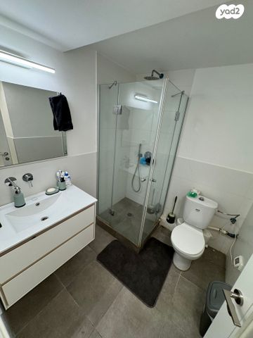 דירה, שדרות המגינים 46, שער פלמר, תחנת רכבת השמונה, חיפה