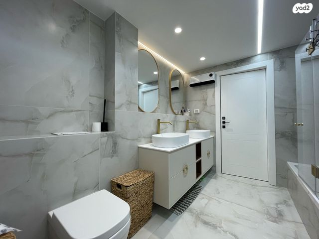 דירה, שיר השירים, גן יבנה מערב, גן יבנה