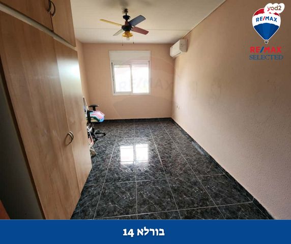 דירה, יהודה בורלא, נווה אלון, עכו