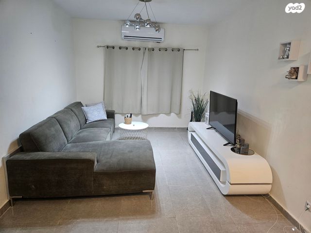 דירה, מלכת שבא, אילת