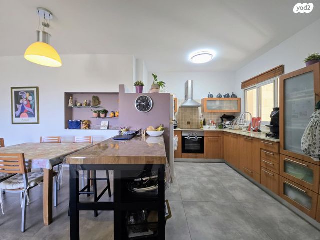 דירה, רעננה