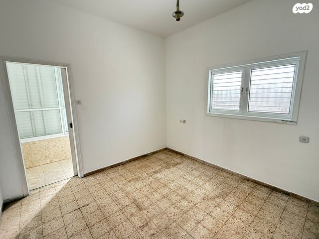 דירה, ההגנה 3, לב העיר, בת ים