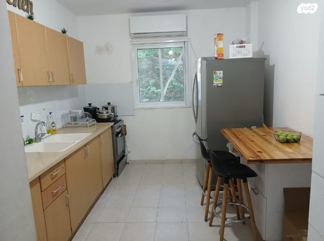 דירה, מנשה קפרא, שעריים, רחובות