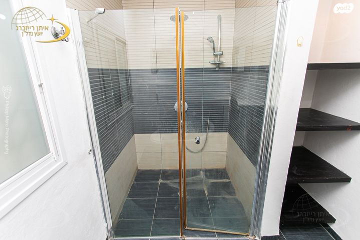 דו משפחתי, פרנק פלג, הוד הכרמל, דניה, חיפה