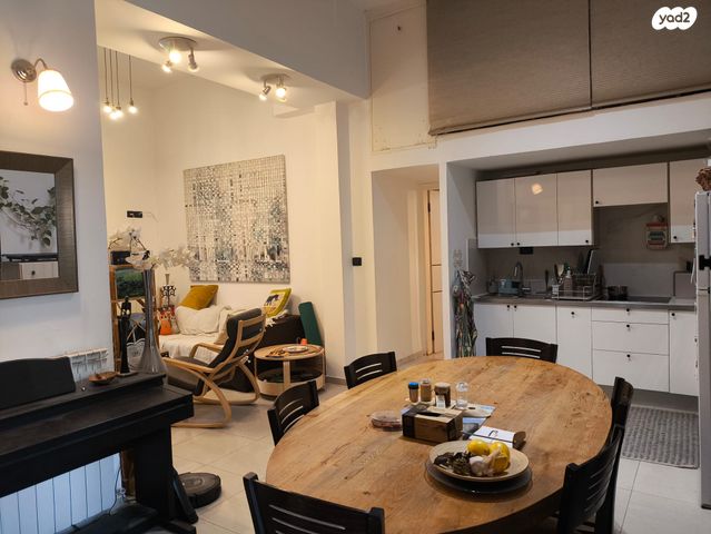 דירה, אבישי, המושבה היוונית, ירושלים