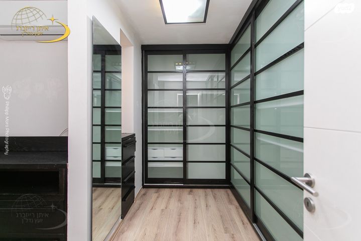 דו משפחתי, פרנק פלג, הוד הכרמל, דניה, חיפה