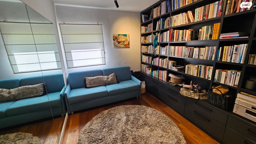 דירה, אלכסנדר סשה ארגוב, תל אביב יפו