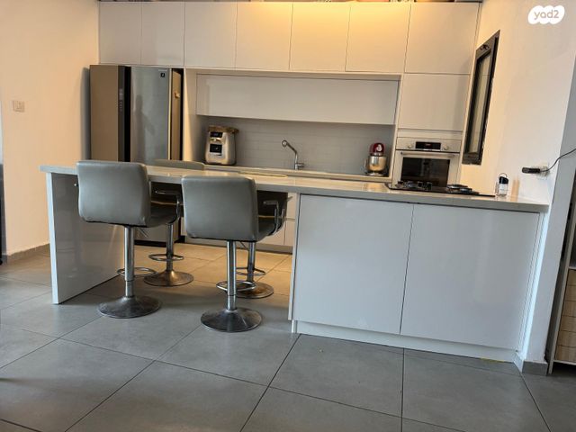 דירה, הרשת, בת ים