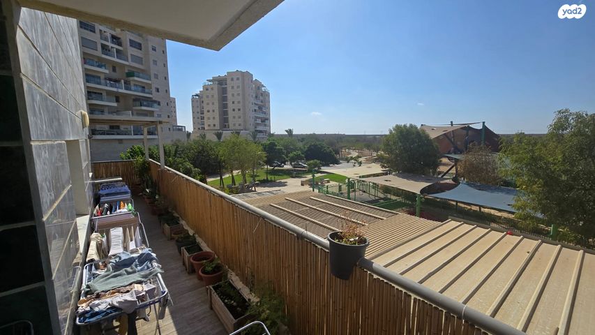 דירה, שליו, נתיבות מערב, נתיבות