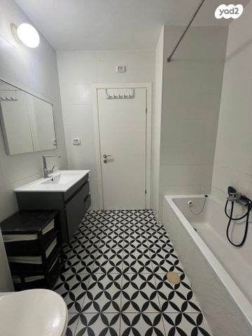 דירה, גדעון האוזנר, רמות הרכס, באר שבע