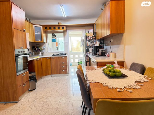 דירה, מעלה אדומים