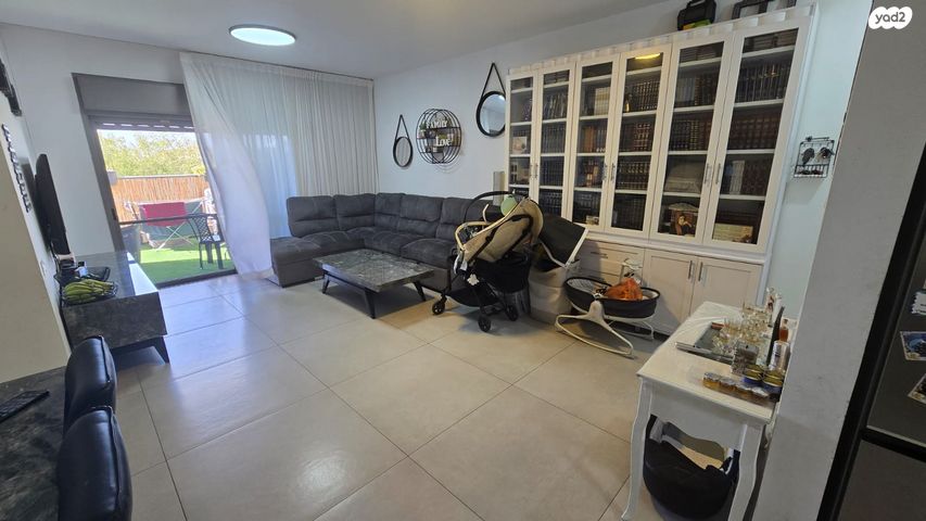 דירה, שליו, נתיבות מערב, נתיבות