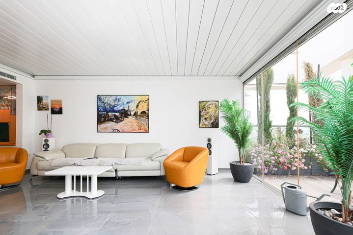 גג/ פנטהאוז, חנה רובינא, הרצליה