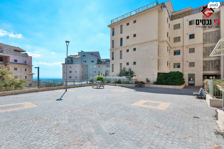 דירה, הדרים, חלומות זכרון, זכרון יעקב