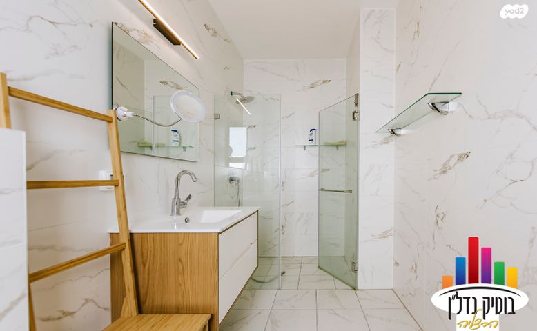 גג/ פנטהאוז, רבקה גובר, הרצליה