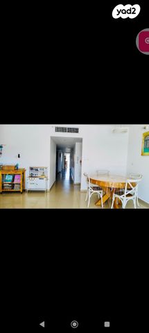 דירה, שדרות רפאל סויסה, בר לב, מזכרת בתיה