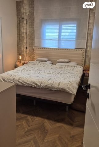 דירת גן, קרית הפרחים - 2005, רעננה