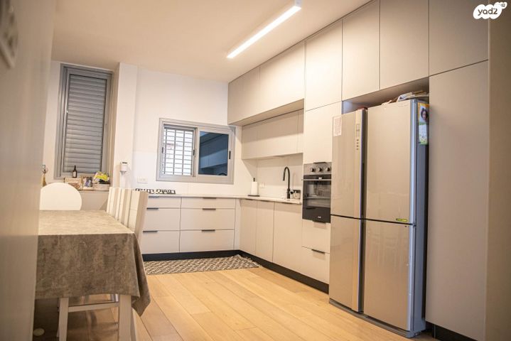 דירה, דבורה הנביאה, נגבה, רמת גן