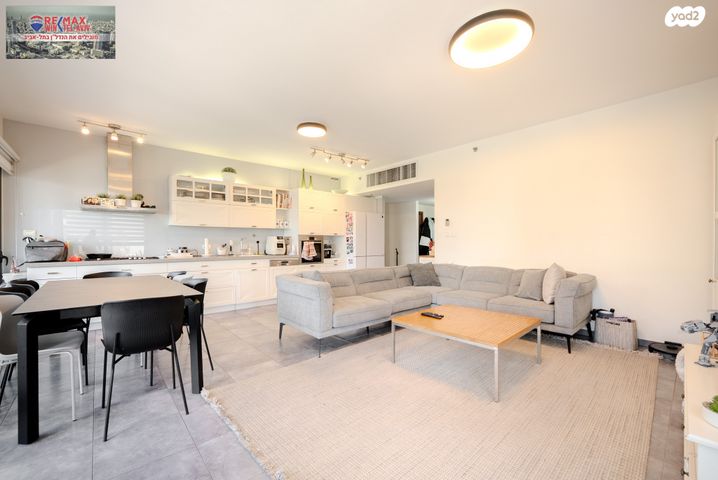 דירה, שדרות ההשכלה 17, ביצרון ורמת ישראל, תל אביב יפו