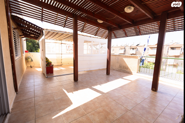 דירה, האלה, איילת הכרמל, טירת כרמל