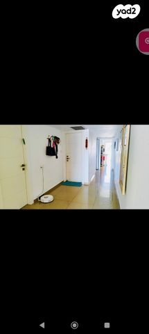 דירה, שדרות רפאל סויסה, בר לב, מזכרת בתיה