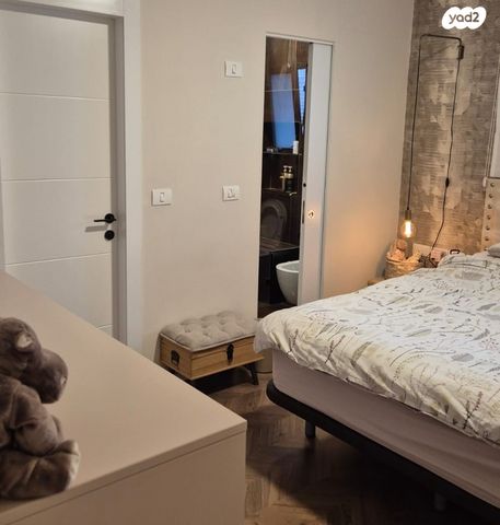 דירת גן, קרית הפרחים - 2005, רעננה