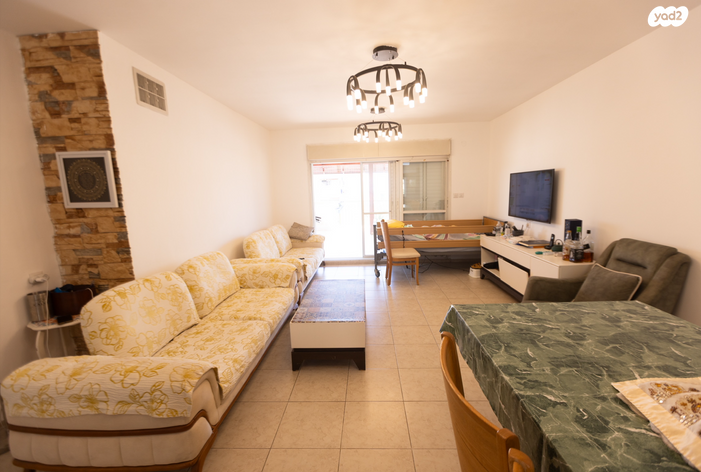 דירה, האלה, איילת הכרמל, טירת כרמל