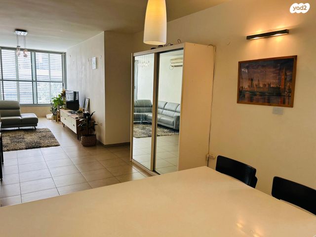 דירה, שלמה קפלנסקי, רמז, מערב ותיק, ראשון לציון