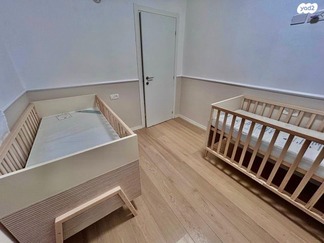 דירה, דבורה הנביאה, נגבה, רמת גן